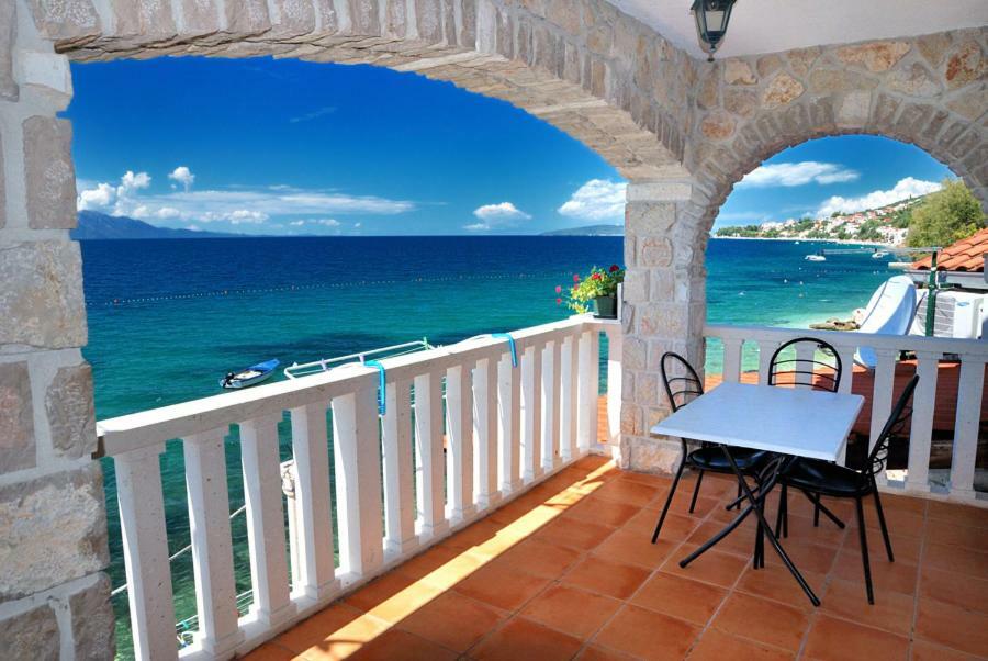 Apartments Martina Brist Exterior photo